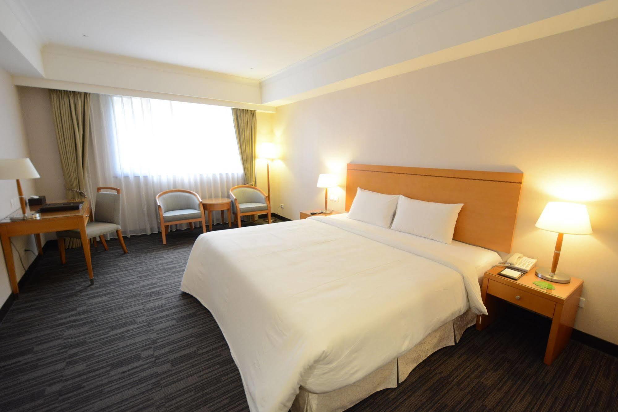 Fushin Hotel Taichung Luaran gambar