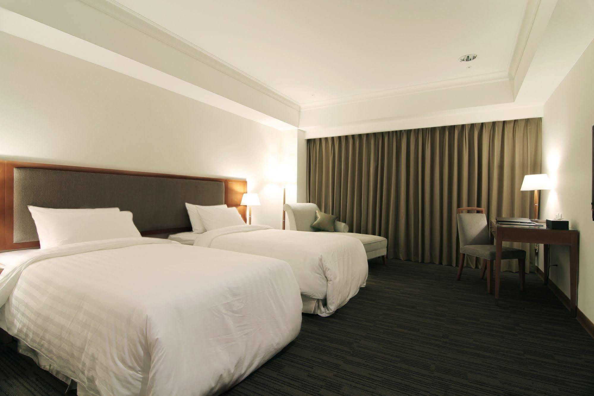 Fushin Hotel Taichung Luaran gambar