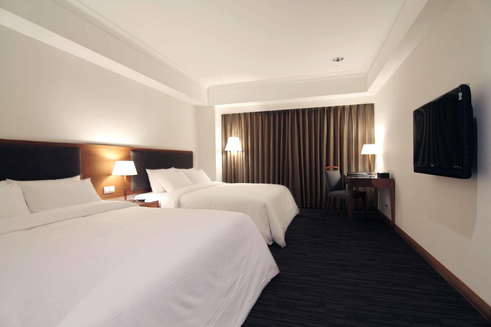 Fushin Hotel Taichung Luaran gambar