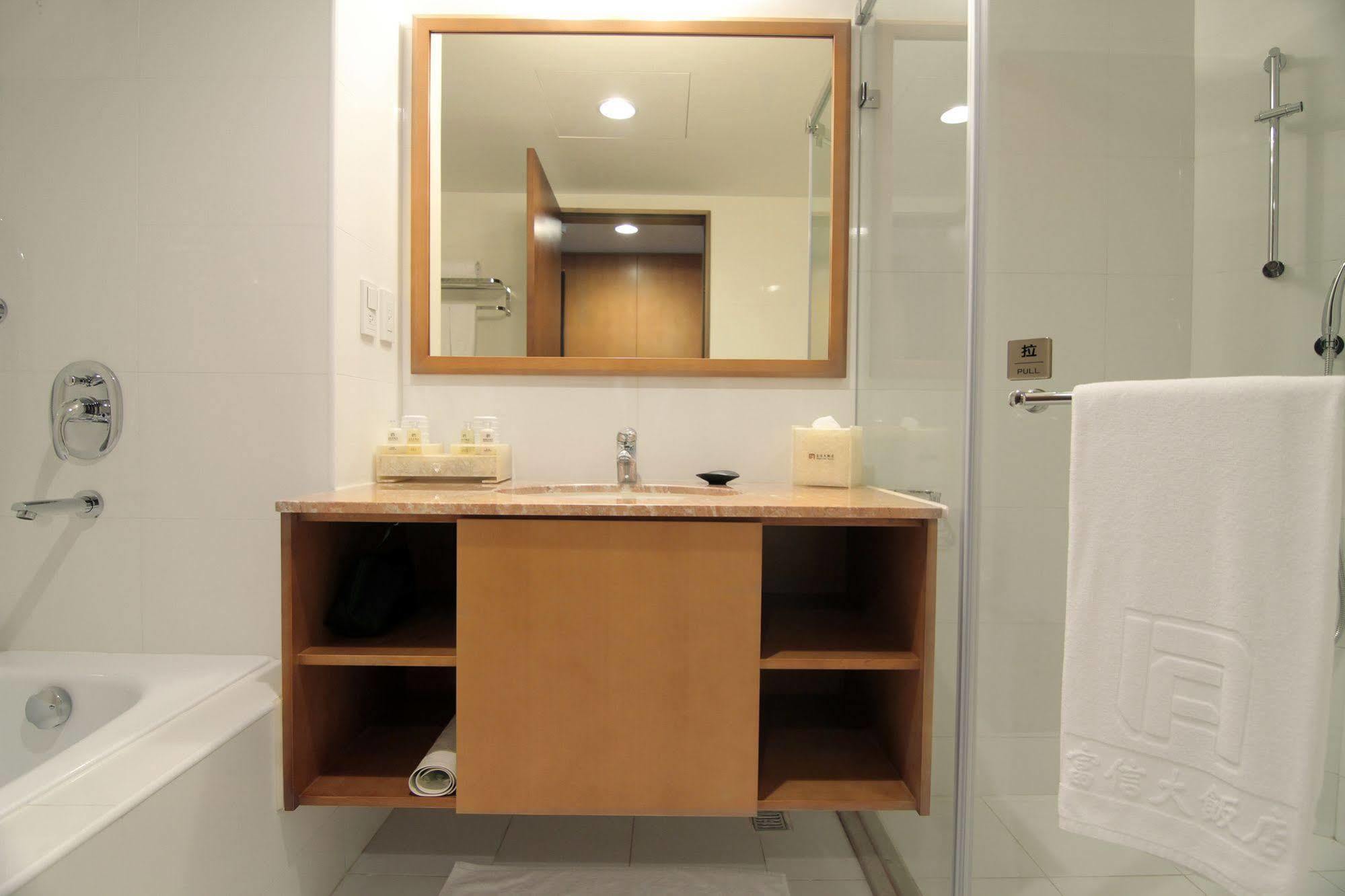 Fushin Hotel Taichung Luaran gambar