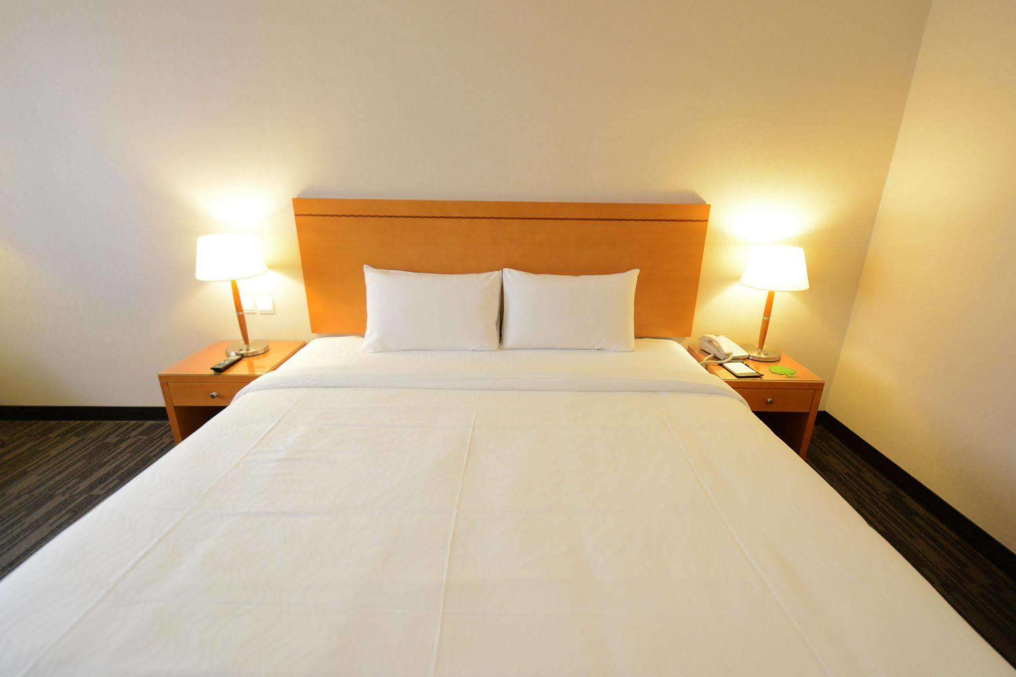 Fushin Hotel Taichung Luaran gambar