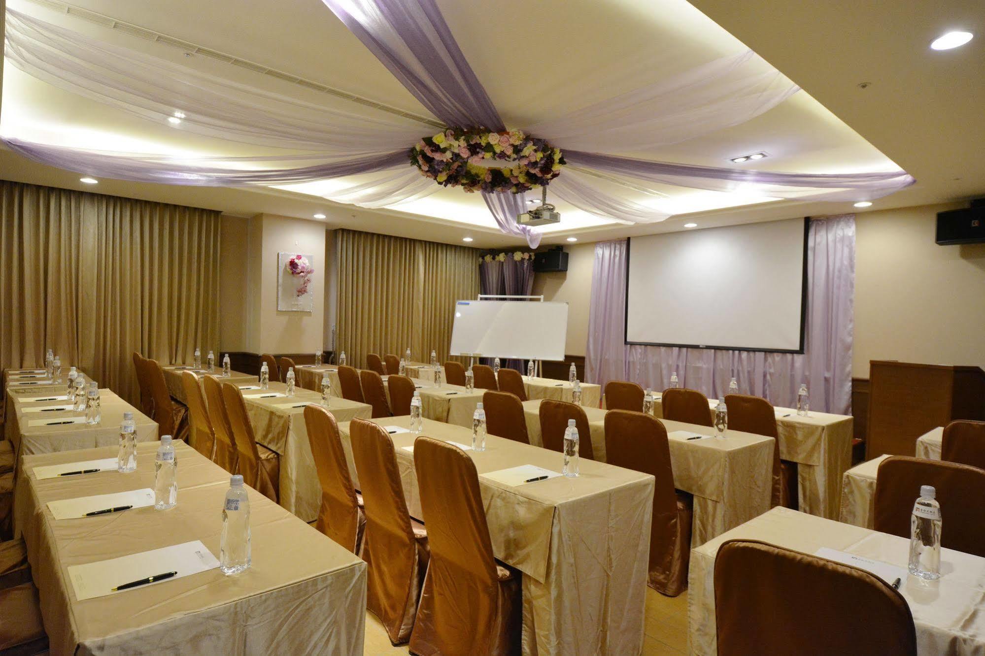 Fushin Hotel Taichung Luaran gambar