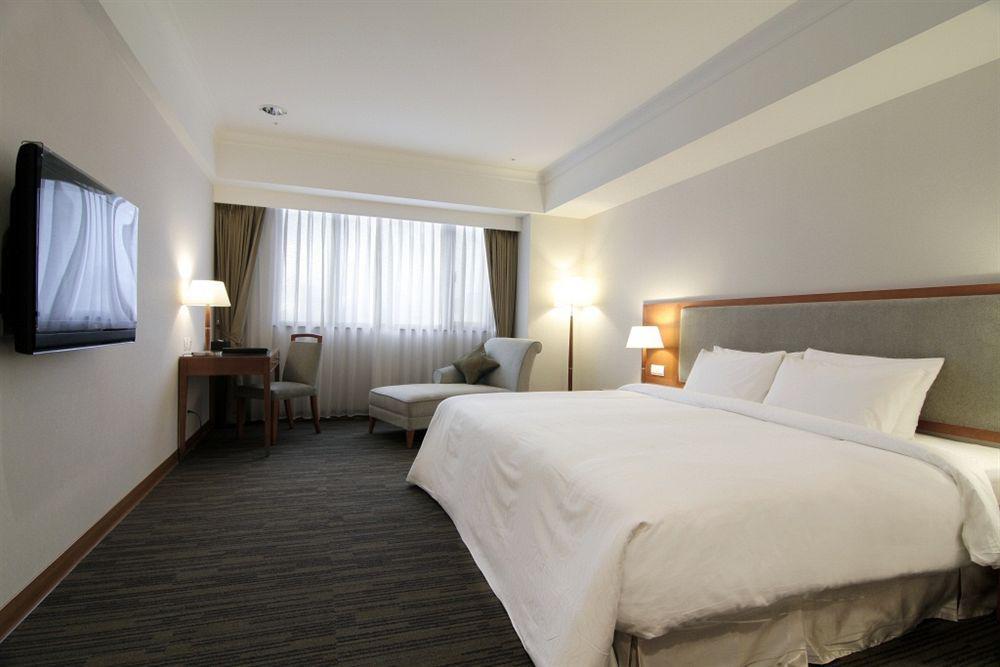 Fushin Hotel Taichung Luaran gambar